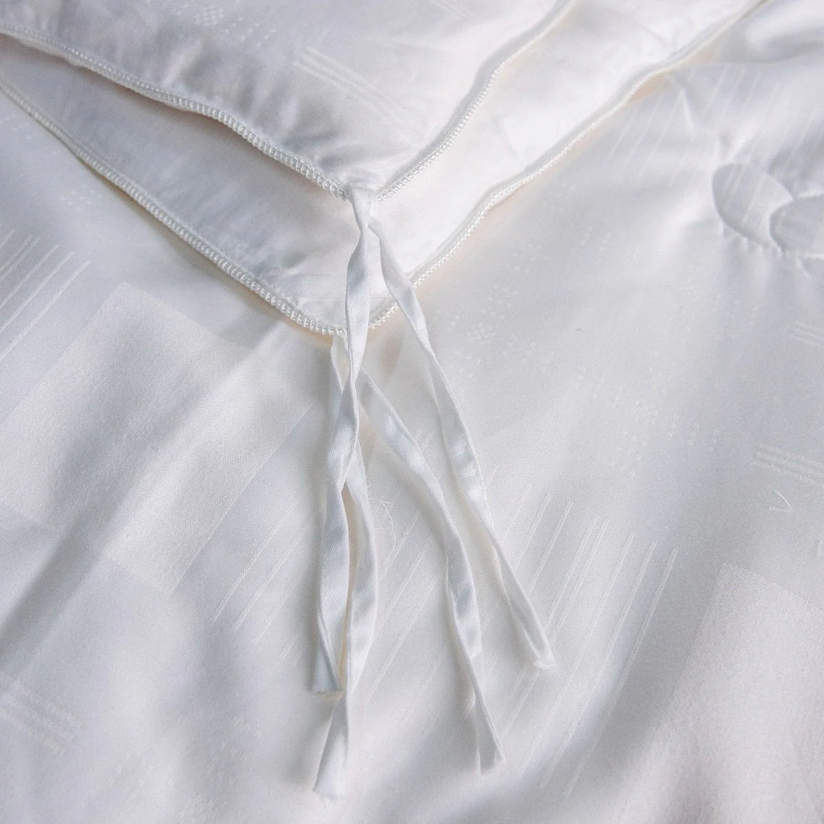 200 x 230 size Tussah Silk All Season Duvet Insert - Image 7
