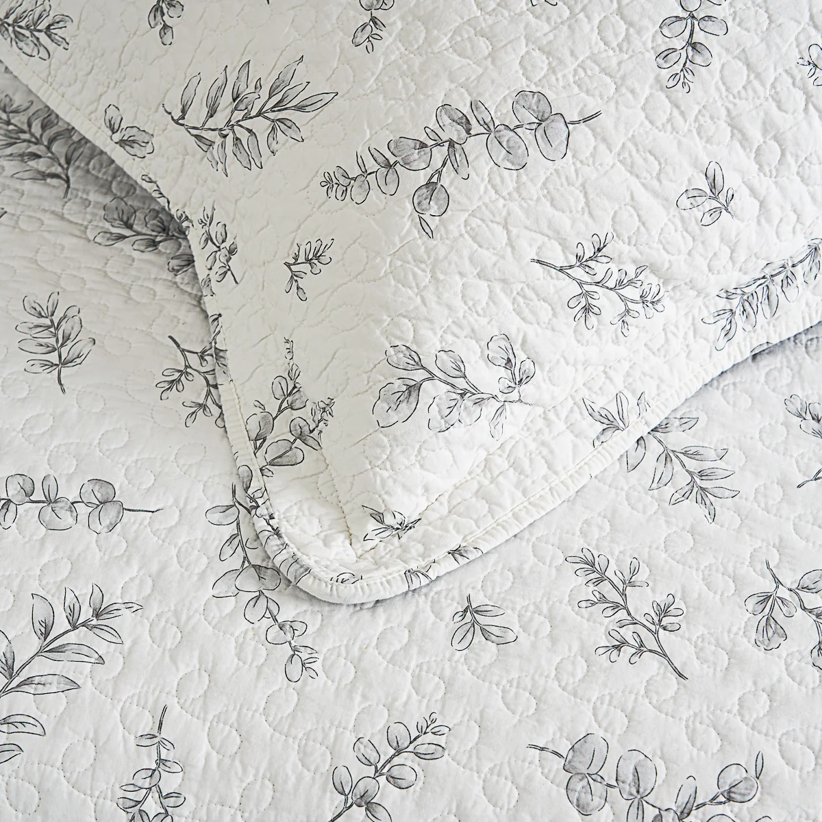 Joanny Floral Cotton Quilt Set - Image 7