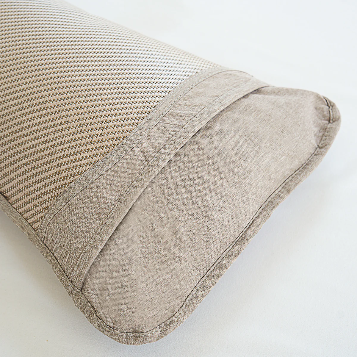 Plaid Bing Si Rattan Tea Stem Pillow - Image 3