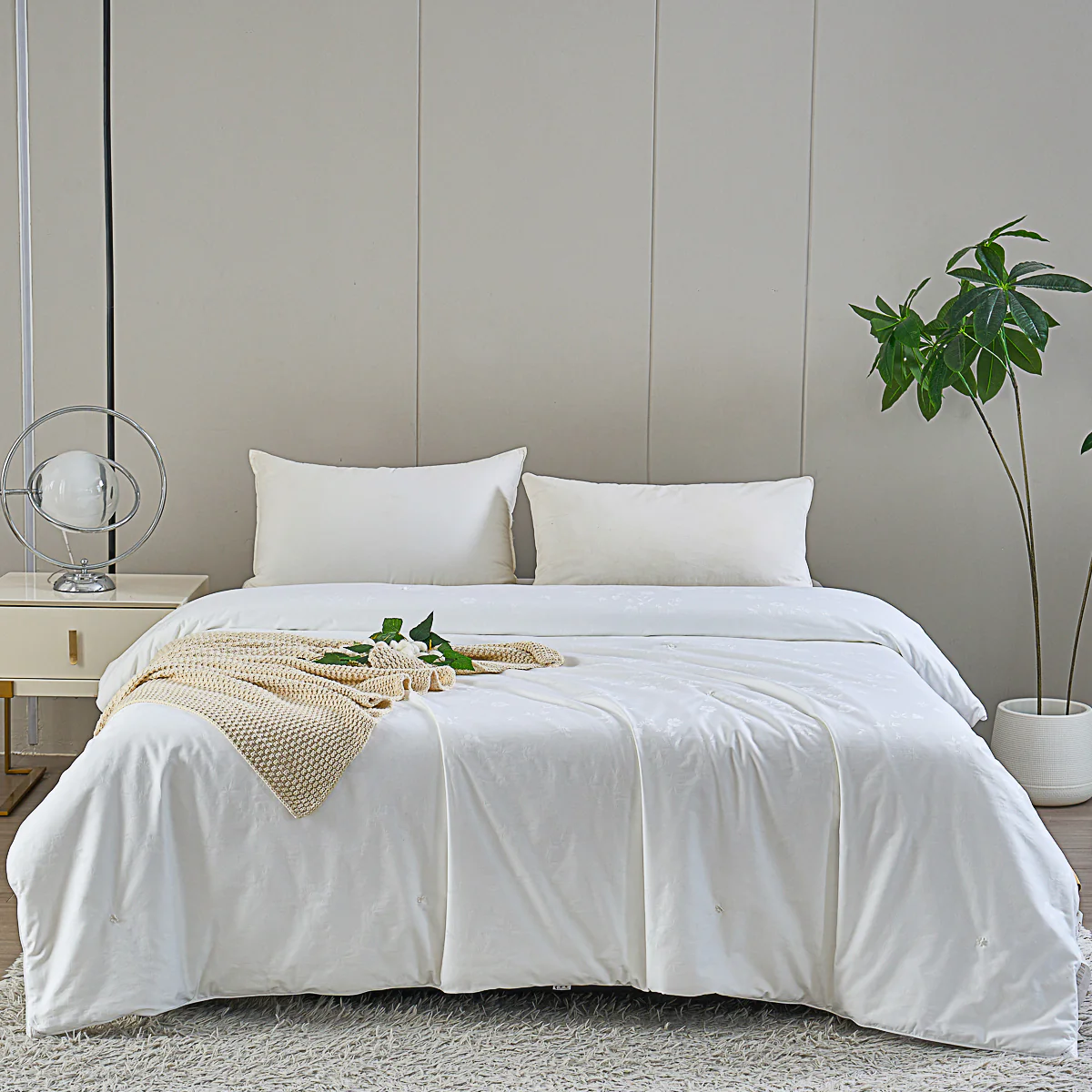 Premium Mulberry Silk All Season Duvet Insert - Image 3