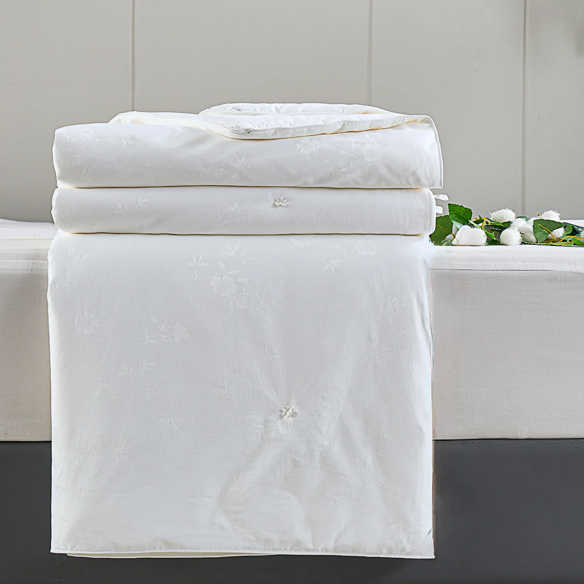Premium Mulberry Silk All Season Duvet Insert - Image 7